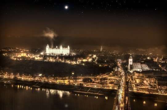 Bratislava, Slovakia :: Interesting places, food, castle, ufo