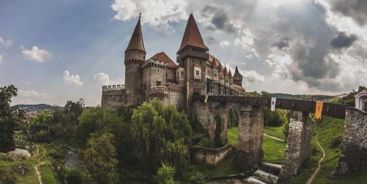 Corvin Castle, Hunedoara, Romania :: Travel blog