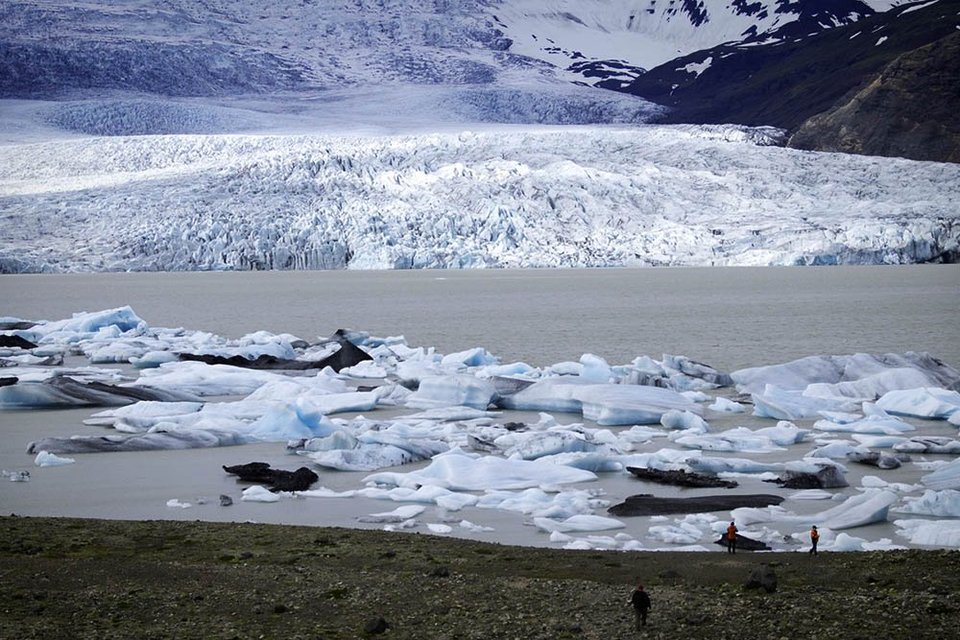 Fjallsárlón and Vatnajökull glacier