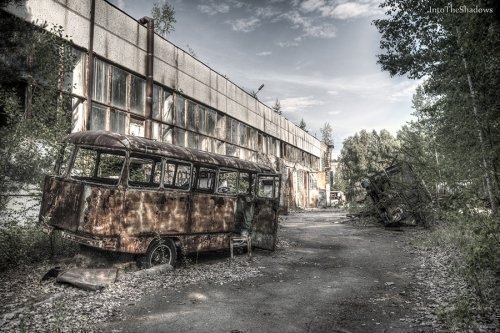 pripyat-factory-outside-min.jpg